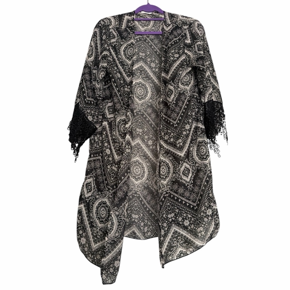 Poetry Black & cream Paisley Open-Front Kimono with Lace Cuffs size M